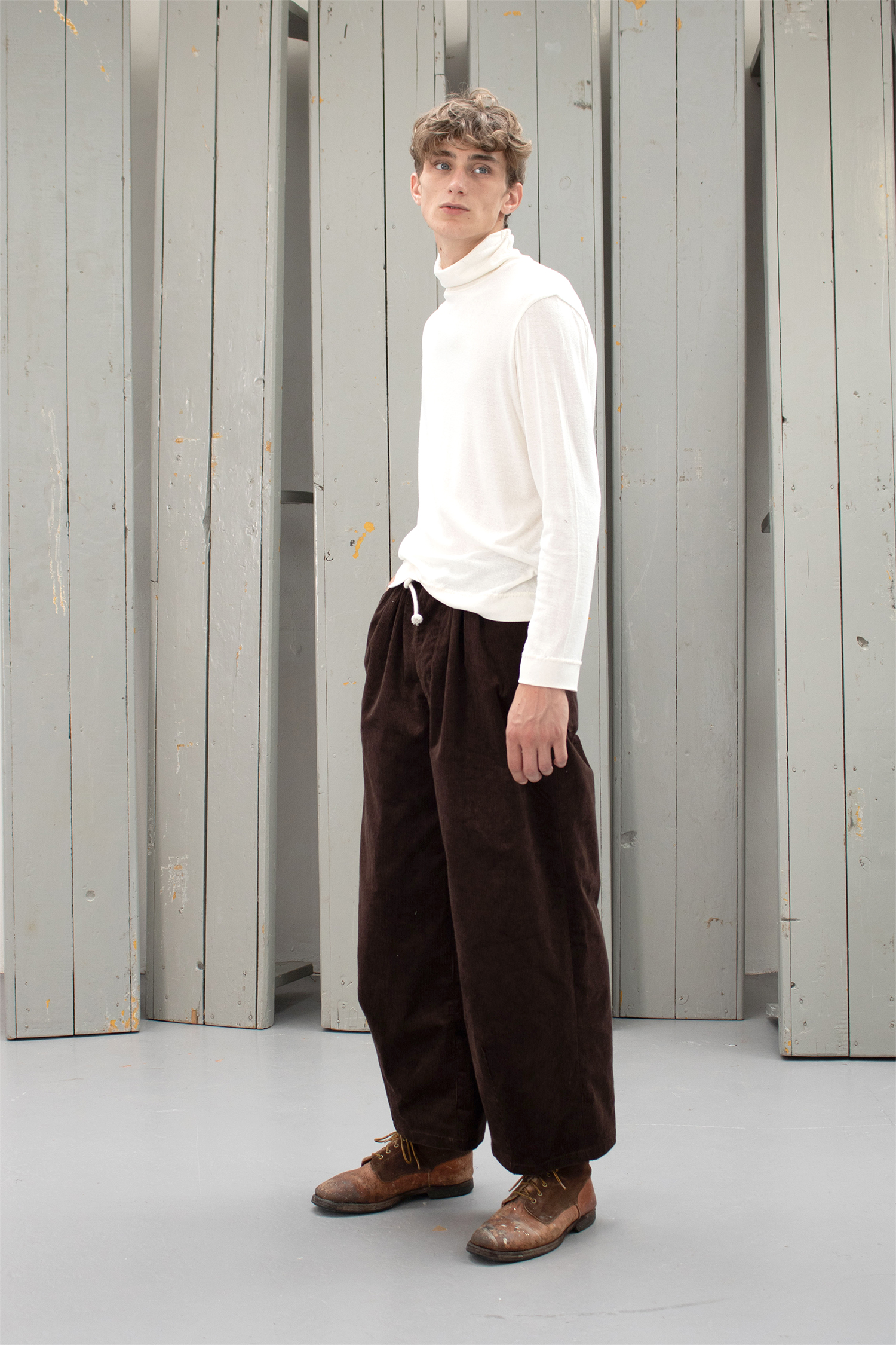 Cotton velvet trousers with side strap | GutteridgeUS | Men's  catalog-gutteridge-storefront